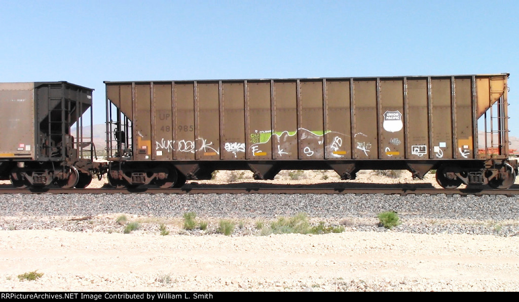 EB Unit Empty Hooper Car Frt at Erie NV -40